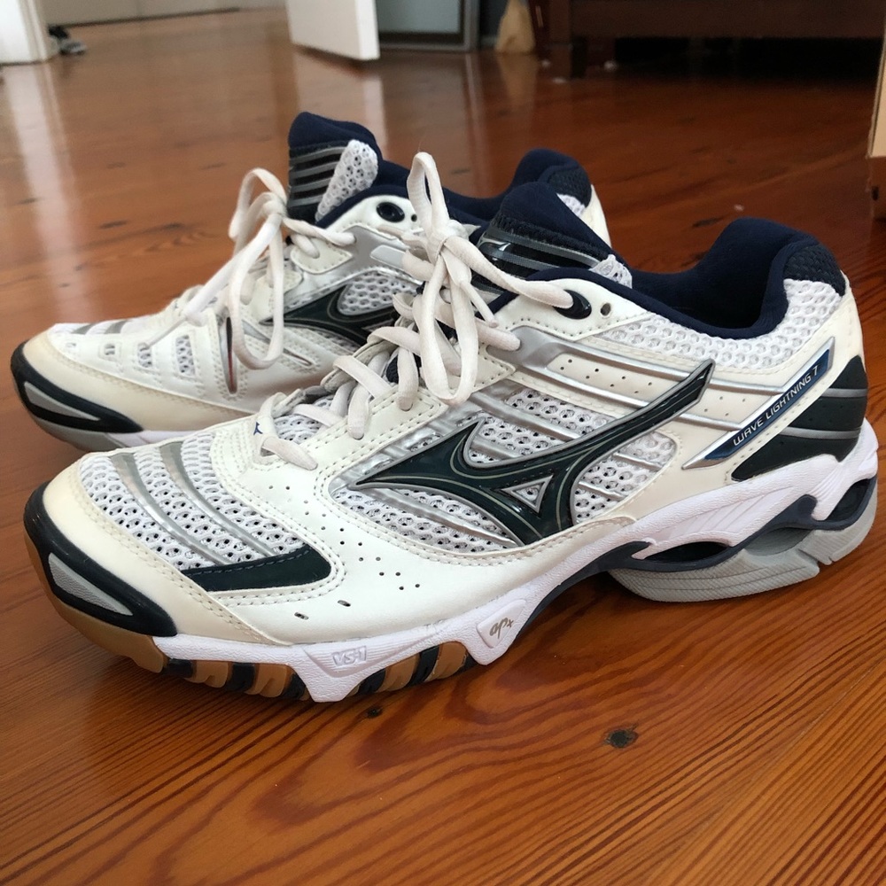 Mizuno Wave Lightning 7 Volleyball Shoes